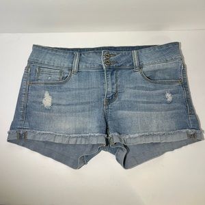 MUDD Low Rise Jean Short Shorts Light Wash
